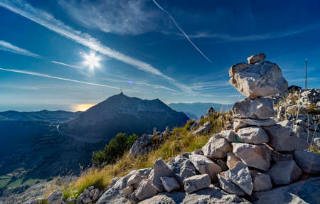 How to Choose the Best Compass for Hillwalking and Mountain Navigation in the UK