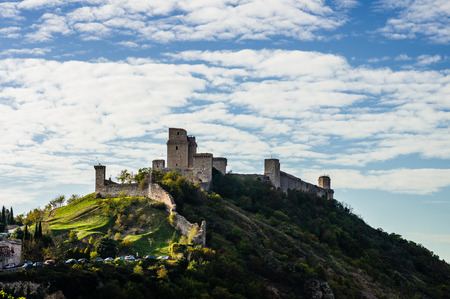 Medieval Strongholds: A Trek Across England’s Siege Castles and Battlefields